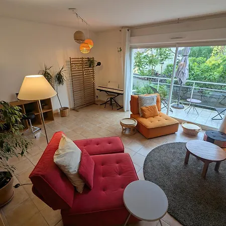 Jolie Maison Sportive Avec Exterieurs *